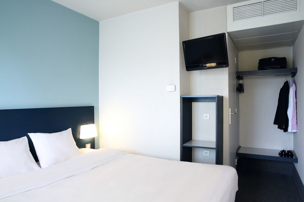 B&B Hotel Hyères Eksteriør bilde